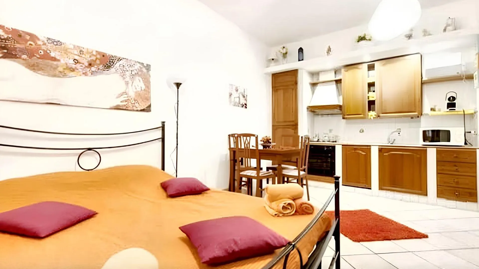 Apartment Elegant Studio In Rome Near Historic Centre 402 M² Parking Included